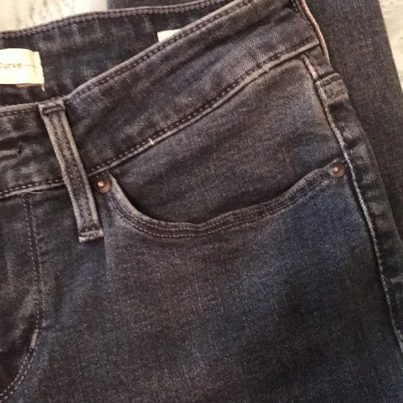 ❤️(82) Ladies vintage Levi’s size 25x 32, Demi curve super stretchy skinny jeans - Picture 8 of 11